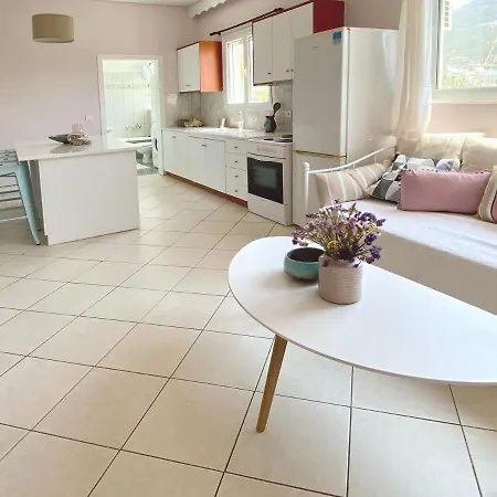 Sea Breeze Kalamata Beach Condo Exterior photo